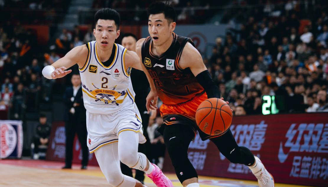 山东男篮再次获胜，稳坐榜首位置